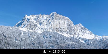 Winterlicher Blick über die Region rund um die Ehrwalder Alm bei Ehrwald in Tirol Stockfoto