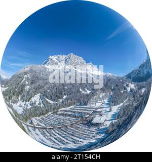 Winterlicher Blick über die Region rund um die Ehrwalder Alm bei Ehrwald in Tirol Stockfoto