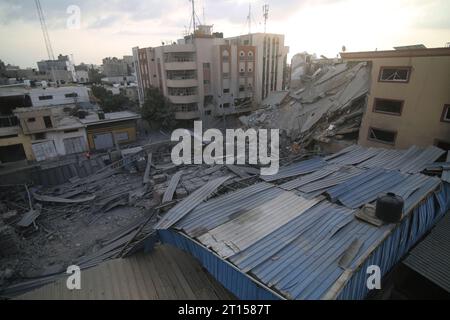 Gaza. Oktober 2023. Dieses Foto vom 11. Oktober 2023 zeigt zerstörte Gebäude nach einem israelischen Luftangriff in Rafah im südlichen Gazastreifen. Quelle: Khaled Omar/Xinhua/Alamy Live News Stockfoto