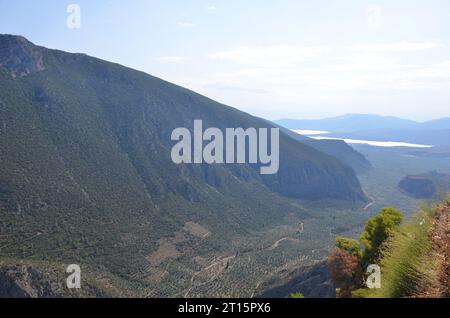 Die Aussicht auf Itea von Delphi Stockfoto