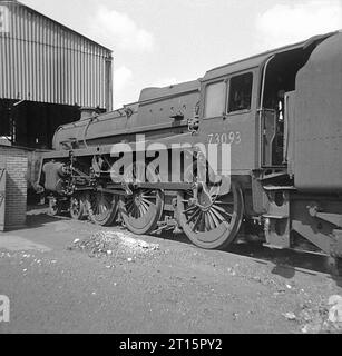 34018 und andere bei Basingstoke 1965-67 Stockfoto