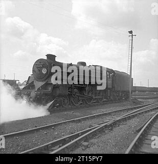 34018 und andere bei Basingstoke 1965-67 Stockfoto