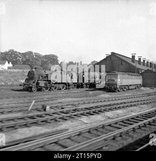 34018 und andere bei Basingstoke 1965-67 Stockfoto