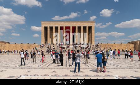 Ankara, Türkei - 30. August 2019: Besucher von Anitkabir, Mausoleum des türkischen Führers Atatürk. Anitkabir ist ein großes Denkmal für Atatürk, der begann Stockfoto