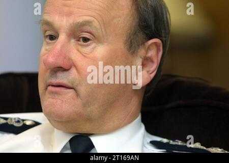 Sir John Stevens, ehemaliger Kommissar der Metropolitan Police von 2000 bis 2005, machte 2002 ein Interview bei Scotland Yard Stockfoto