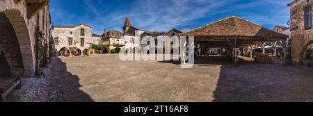 Vue Panorama de la Place des cornières Stockfoto