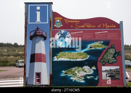 Willkommen in St. Informationsschild Pierre am Flughafen in St. Pierre, Frankreich Stockfoto