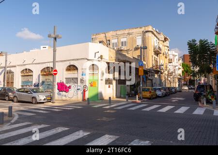 Jaffa, Israel - 10. Oktober 2023: Blick von den historischen Straßen von Jaffa, einer alten levantinischen Hafenstadt, die von den Kanaanitern gegründet wurde und heute Teil o ist Stockfoto