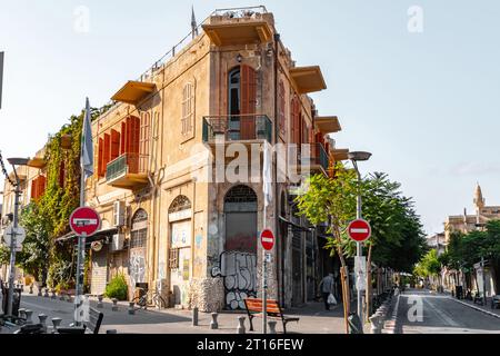 Jaffa, Israel - 10. Oktober 2023: Blick von den historischen Straßen von Jaffa, einer alten levantinischen Hafenstadt, die von den Kanaanitern gegründet wurde und heute Teil o ist Stockfoto