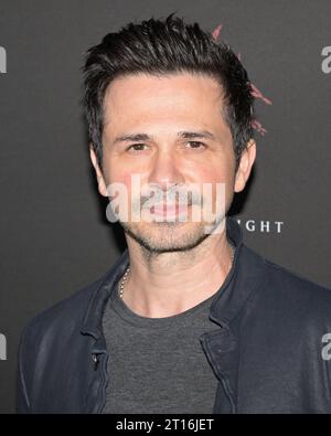 10. Oktober 2023, Hollywood, Kalifornien, USA: Freddy Rodriguez nimmt an der Eröffnungsnacht des 23. Screamfest Horror Film Festivals Teil, in dem die Premiere von Utopias „Divinity“ (Credit Image: © Billy Bennight/ZUMA Press Wire) NUR ZUR REDAKTIONELLEN VERWENDUNG in Los Angeles stattfindet! Nicht für kommerzielle ZWECKE! Stockfoto