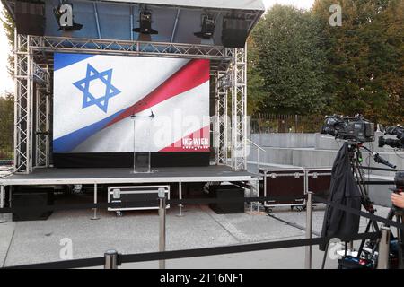 Gedenkveranstaltung Israelitische Kultusgemeinde Wien IKG für die Opfer und Vermissten in Israel - standwithisrael 11. Oktober 2023, Wien, Ballhausplatz Demonstration, Kundgebung Wien Austria *** Gedenkveranstaltung Israelitische Kultusgemeinde Wien IKG für die Opfer und Vermissten in Israel standesisrael 11 Oktober 2023, Wien, Ballhausplatz Demonstration, Rallye Wien Austria AVN101002557008 Stockfoto