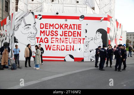 Gedenkveranstaltung Israelitische Kultusgemeinde Wien IKG für die Opfer und Vermissten in Israel - standwithisrael 11. Oktober 2023, Wien, Ballhausplatz Demonstration, Kundgebung Wien Austria *** Gedenkveranstaltung Israelitische Kultusgemeinde Wien IKG für die Opfer und Vermissten in Israel standesisrael 11 Oktober 2023, Wien, Ballhausplatz Demonstration, Rallye Wien Austria AVN101002557009 Stockfoto