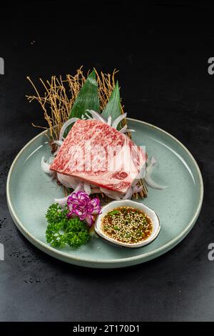 In Scheiben geschnittene rohes Wagyu-Chuck-Tender, marmoriert für japanische bbq oder Korea bbq。 Stockfoto