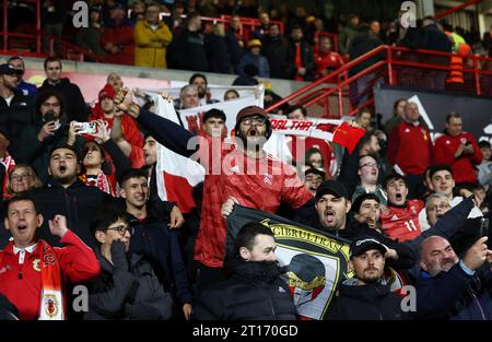 Wrexham, Großbritannien. Oktober 2023. Fans von Gibraltar während des internationalen Freundschaftsspiels im Racecourse Stadium in Wrexham. Der Bildnachweis sollte lauten: Darren Staples/Sportimage Credit: Sportimage Ltd/Alamy Live News Stockfoto