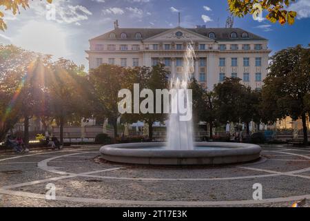 Sunset over the Esplanade Zagreb Hotel ist ein historisches Luxushotel in Zagreb. Erbaut im Jahr 1925, um den Passagieren des berühmten Orien Unterbringung zu bieten Stockfoto