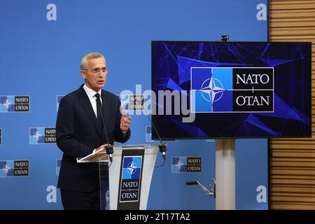 Brüssel, Belgien Oktober 2023. NATO-Generalsekretär Jens Stoltenberg spricht auf einer Pressekonferenz während eines Treffens der NATO-Verteidigungsminister im NATO-Hauptquartier in Brüssel (Belgien) am 11. Oktober 2023. Quelle: Zhao Dingzhe/Xinhua/Alamy Live News Stockfoto