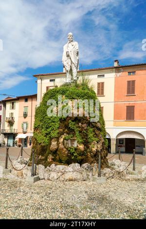 Statue von Giuseppe Garibaldi auf der Piazza, Iseo Lombardei Italien. September 2023 Stockfoto