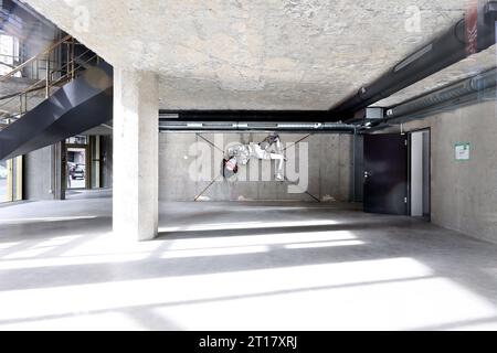 Berlin - Deutschland. Leeres Ladengeschäft in einer Einkaufsstraße. *** 11 10 2023, Berlin, Deutschland. Oktober 2023. Leerer Laden in einer Einkaufsstraße Credit: Imago/Alamy Live News Stockfoto