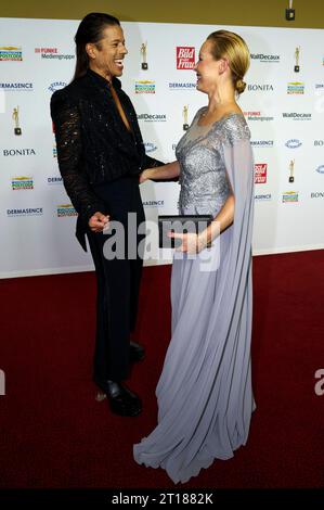 Jorge Gonzalez und Isabel Edvardsson bei der 16. Verleihung der Goldenen Bild der Frau 2023 im Bühnentheater neue Flora. Hamburg, 11.10.2023 *** Jorge Gonzalez und Isabel Edvardsson bei der 16 Preisverleihung des Goldenen Bildes der Frau 2023 im Bühnentheater neue Flora Hamburg, 11 10 2023 Foto:Xu.xStammx/xFuturexImagex bild 3096 Stockfoto