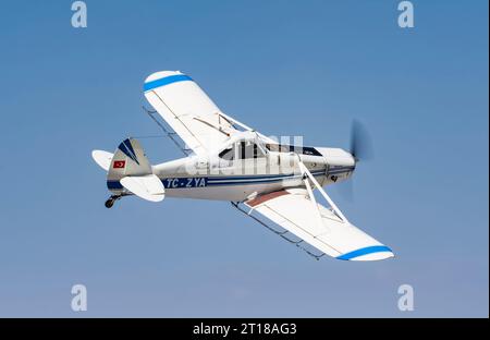 Piper PA-25-260 Pawnee D Pestizid-Landwirtschaftsflugzeug in Sivrihsar 2023 Stockfoto