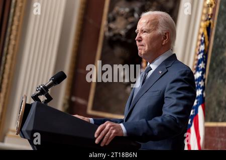 Washington, Vereinigte Staaten Von Amerika. Oktober 2023. Washington, Vereinigte Staaten von Amerika. 11. Oktober 2023. US-Präsident Joe Biden, überbringt Äußerungen zu den Terroranschlägen der Hamas in Israel an die Führer der jüdischen Gemeinde im Indian Treaty Room des Weißen Hauses, 11. Oktober 2023 in Washington, DC Credit: Adam Schultz/White House Photo/Alamy Live News Stockfoto