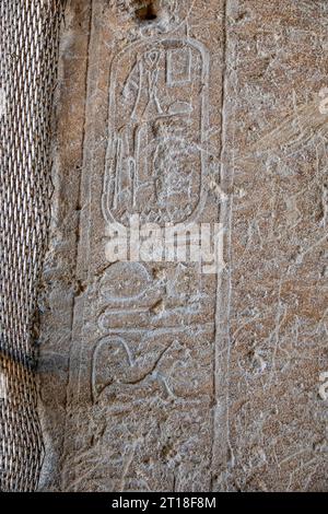 Die in Felsen gehauene Kapelle der Königin Hatschepsut „Speos Artemidos“, bekannt als Stabl Antar, Mittelägypten. Stockfoto