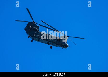 RAF HC6A Chinook Hubschrauberschau beim Bournemouth Air Festival 2023. Stockfoto