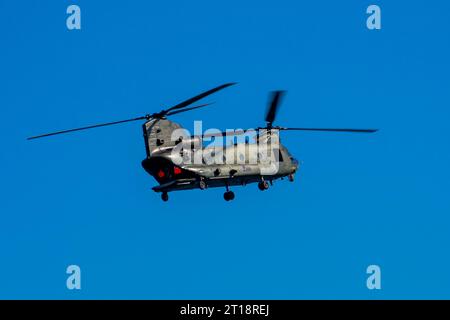 RAF HC6A Chinook Hubschrauberschau beim Bournemouth Air Festival 2023. Stockfoto