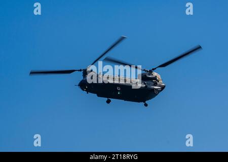 RAF HC6A Chinook Hubschrauberschau beim Bournemouth Air Festival 2023. Stockfoto