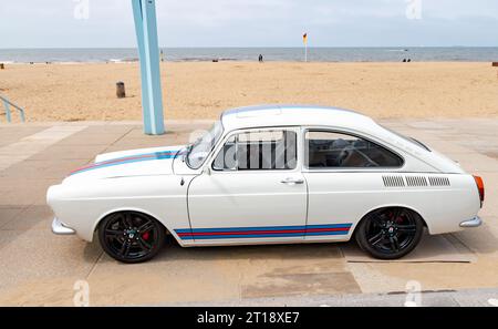 Den Haag, Niederlande - 22. Mai 2022: VW Typ 3 Fastback Oldtimer auf der Scheveningen Beach Air-Cooled Car Show Stockfoto