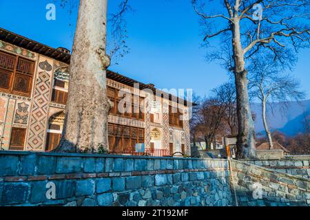 Palast der Shaki Khans. Es war eine Sommerresidenz der Shaki Khans. Sie wurde im 18. Jahrhundert erbaut. Shaki, Aserbaidschan. Stockfoto