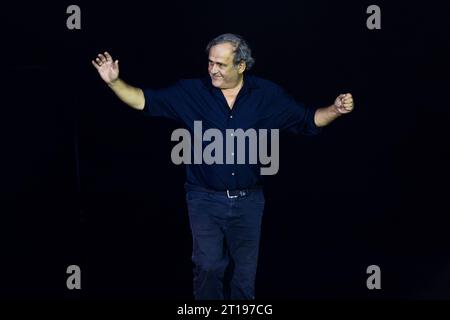 Michel Platini während der „Together, A Black & White Show“, einer Veranstaltung, die vom FC Juventus im Rahmen der Feierlichkeiten zum 100-jährigen Bestehen der Familie Agnelli als Präsident des Vereins organisiert wurde. Stockfoto