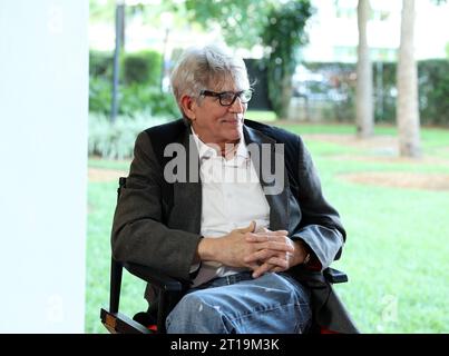 MIAMI, FL-OCT 11: Schauspieler Eric Roberts wird während der Vorschau von „HAMMER“ im Koubek Center in Miami, Florida am 11. Oktober 2023 gesehen. (Foto: Alberto E. Tamargo/SIPA USA) Stockfoto