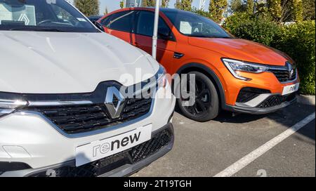 Bordeaux , Frankreich - 10 11 2023 : renault Renew Store Schild französischer Autohersteller Gebrauchtfahrzeuge Stockfoto