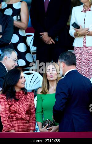 Madrid, Madrid, Spanien. Oktober 2023. Pepa Millan, Santiago Abascal, Lidia Bedman nimmt am 12. Oktober 2023 am Nationalfeiertag Teil: Militärparade in Madrid, Spanien (Foto: © Jack Abuin/ZUMA Press Wire) NUR ZUR REDAKTIONELLEN VERWENDUNG! Nicht für kommerzielle ZWECKE! Stockfoto