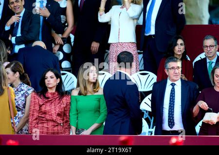 Madrid, Madrid, Spanien. Oktober 2023. Pepa Millan, Santiago Abascal, Lidia Bedman nimmt am 12. Oktober 2023 am Nationalfeiertag Teil: Militärparade in Madrid, Spanien (Foto: © Jack Abuin/ZUMA Press Wire) NUR ZUR REDAKTIONELLEN VERWENDUNG! Nicht für kommerzielle ZWECKE! Stockfoto