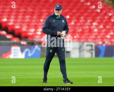 Australischer Cheftrainer Graham Arnold während eines Trainings im Wembley Stadium in London. Bilddatum: Donnerstag, 12. Oktober 2023. Stockfoto