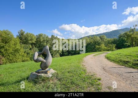 Spazierweg Skulpturenweg, Mineralguss, Kunst Gerhard Helmers, Badenweiler, Markgräflerland, Baden-Württemberg, Deutschland Stockfoto