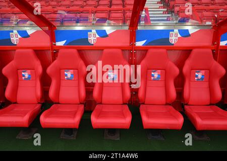 Serbisches Dugout während des Qualifikationsspiels der UEFA-U21-Europameisterschaft zwischen England und Serbien am Donnerstag, den 12. Oktober 2023, im City Ground, Nottingham. (Foto: Jon Hobley | MI News) Credit: MI News & Sport /Alamy Live News Stockfoto