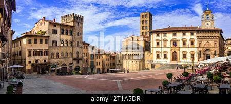 Italien Reisen und malerische Orte. Arezzo - wunderschöne mittelalterliche Stadt in der Toskana. Panoramablick auf die Hauptstadt - Piazza grande Stockfoto