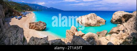 Griechenland die besten Strände der Ionischen Inseln. Lefkada - malerischer langer Strand Kathisma mit tropischem türkisfarbenem Meer und weißem san Stockfoto