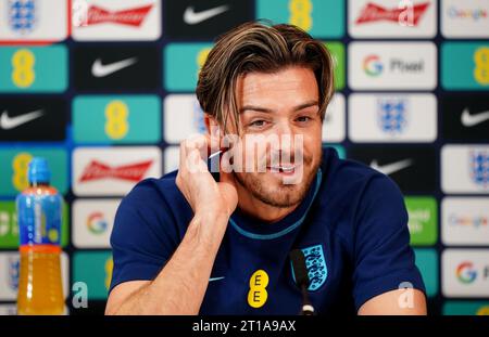 England Jack Grealish während einer Pressekonferenz auf dem Hotspur Way Training Ground, London. Bilddatum: Donnerstag, 12. Oktober 2023. Stockfoto