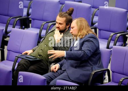 Tobias B. Bacherle, Anton Hofreiter, Bündnis 90/die Grünen, Deutschland, Berlin, Reichstag, Fraktionen ziehen Bilanz zur Deutschen Nachhaltigkeitsstrategie *** Tobias B Bacherle, Anton Hofreiter, Bündnis 90 die Grünen, Deutschland, Berlin, Reichstag, Bundestagsfraktionen ziehen Bilanz der deutschen Nachhaltigkeitsstrategie Credit: Imago/Alamy Live News Stockfoto