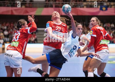 Forum Horsens, Dänemark, 12. Oktober 2023. Kosovos Arlinda Hajdari in Aktion das Handballspiel der Europameisterschaft Dänemark gegen Kosovo im Forum Horsens, Dänemark, 12. Oktober 2023 Stockfoto