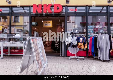 Neuwied, Deutschland - 23. September 2023: Eingang des örtlichen NKD-Ladens. NKD ist eine deutsche Bekleidungs-Discounter-Kette mit rund 2,000 Geschäften in Deutschland Stockfoto