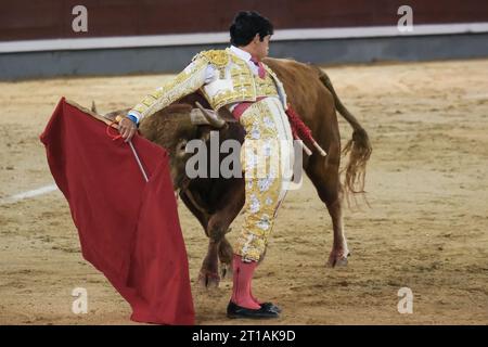 Der Stierkämpfer Isaac Fonseca während des Stierkampfes der Feria de otono auf der Plaza de las Ventas de Madrid, 12. Oktober 2023 Spanien Stockfoto