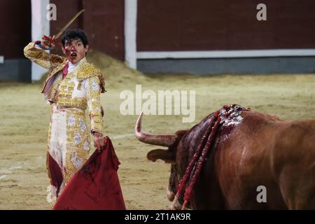 Der Stierkämpfer Isaac Fonseca während des Stierkampfes der Feria de otono auf der Plaza de las Ventas de Madrid, 12. Oktober 2023 Spanien Stockfoto