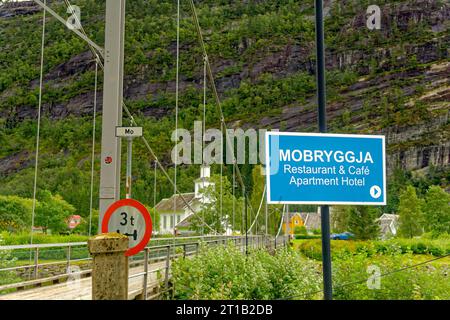 BERGEN, NORWEGEN - 28. August 2023: Bergen an der Westküste Norwegens ist bekannt als die Stadt der sieben Berge. Es ist Norwegens geschäftigster Hafen mit über 30 Stockfoto