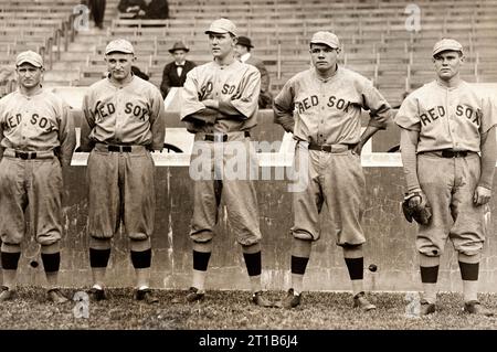 George 'Rube' Foster, Carl Mays, Ernest 'Ernie' Shore, George Herman 'Babe' Ruth, Hubert 'Dutch' Leonard, Boston Red Sox, Underwood and Underwood, 1915 Stockfoto