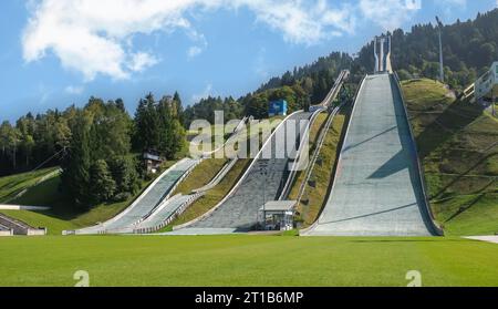 Skispringen im Olympiastadion, Garmisch-Partenkirchen, Werdenfelser Land, Oberbayern, Bayern, Deutschland Stockfoto